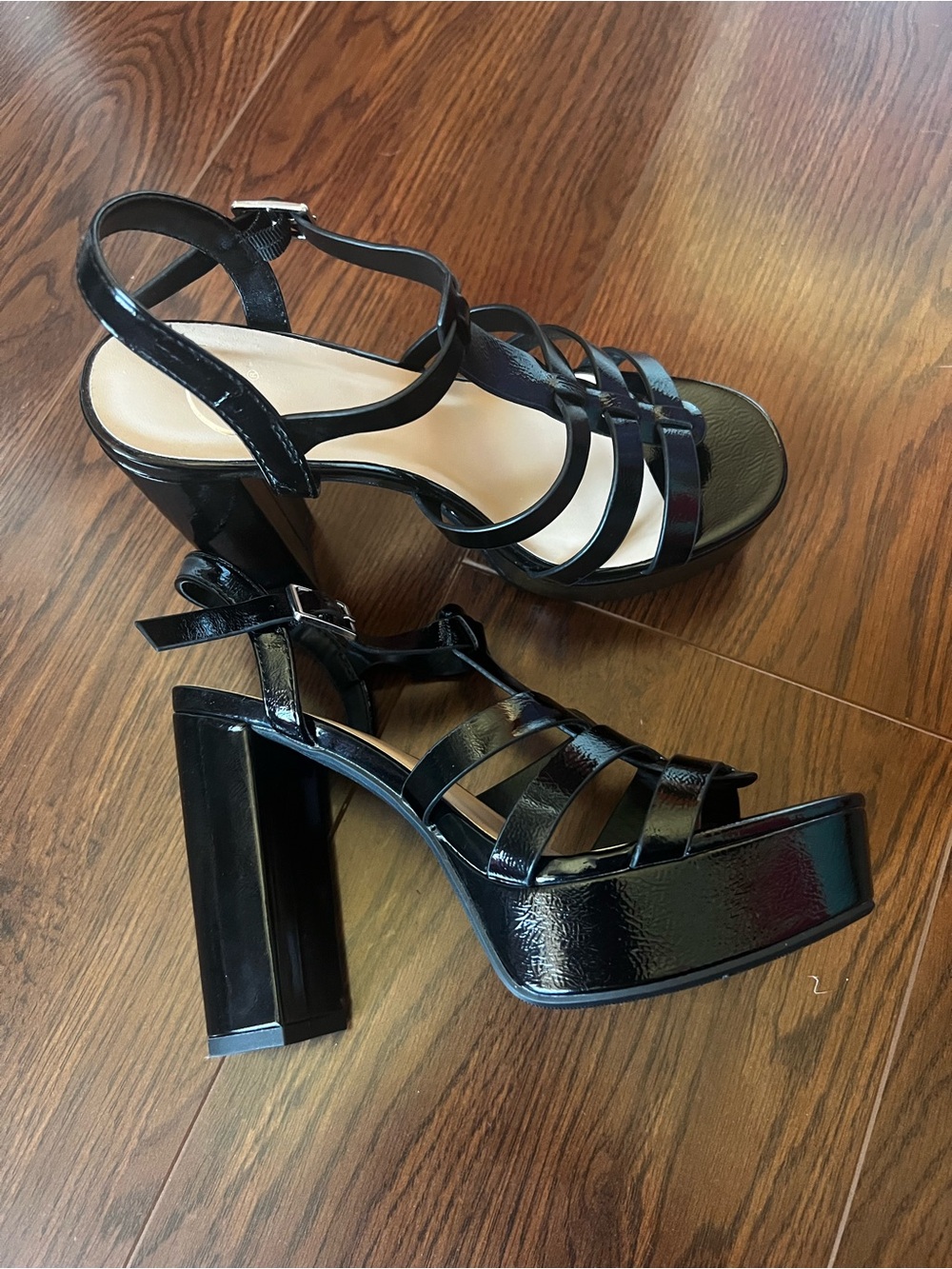 Black Platform high Heel women’s size 6